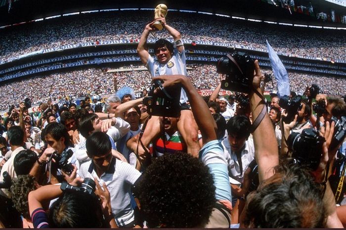Diego Maradona saat menjuarai Piala Dunia 1986 bersama timnas Argentina.