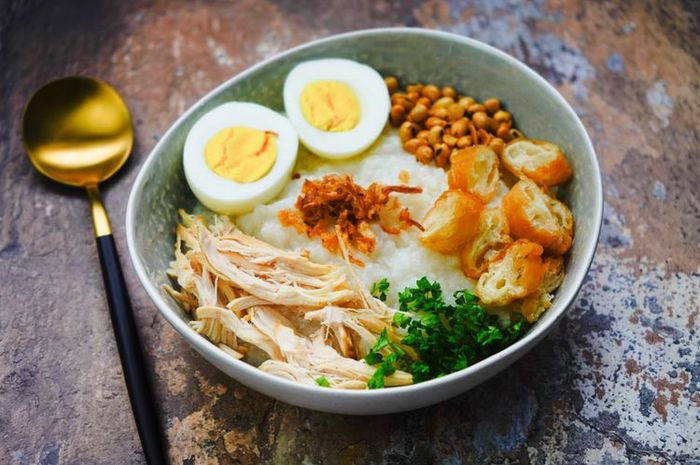 Resep Bubur Ayam Sukabumi Dengan Topping Cakwe Dan Kedelai