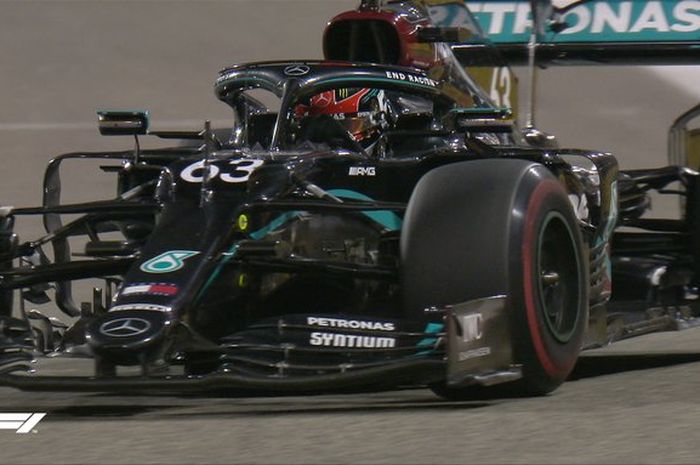 Pembalap pengganti tim Mercedes, George Russell, saat menjalani sesi FP1 GP Sakhir 2020 di Sirkuit Internasional Bahrain, Jumat (4/12/2020).