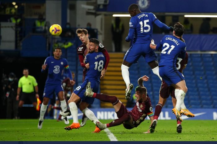 Kurt Zouma mencetak gol dalam laga Chelsea vs Leeds United di Liga Inggris, Sabtu (5/12/2020) di Stamford Bridge.