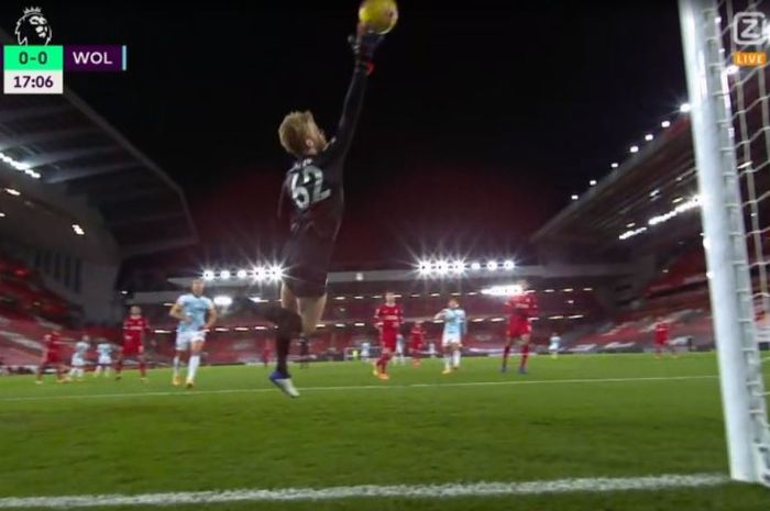 Penyelamatan kiper Liverpool, Caoimhin Kelleher.