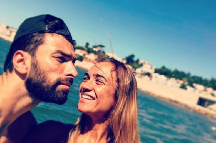 Kiper Wolves,. Rui Patricio dan sang istri, Vera Ribeiro yang berprofesi sebagai ahli konsultan seks.