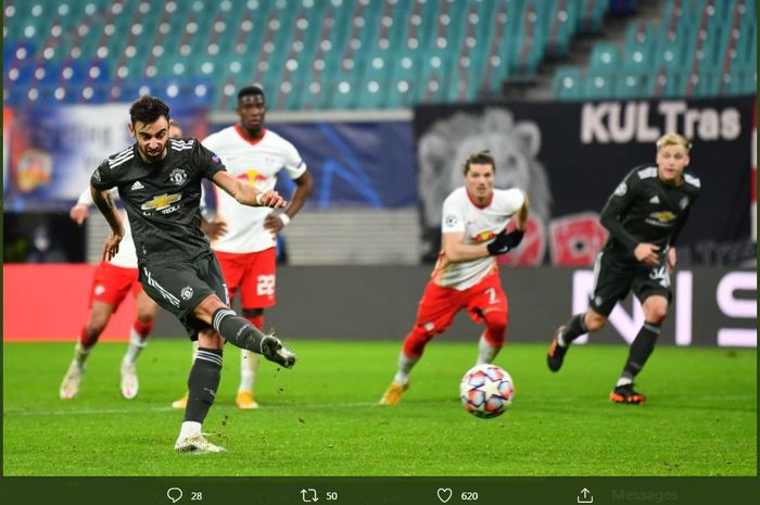 Bruno Fernandes mencetak gol penalti untuk Manchester United ke gawang RB Leipzig di Liga Champions, 8 Desember 2020.