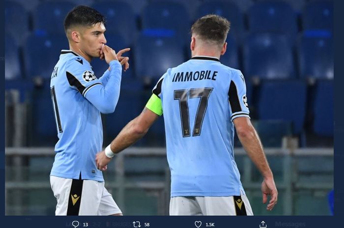 Joaquin Correa dan Ciro Immobile, pencetak gol Lazio ke gawang Club Brugge di Liga Champions, 8 Desember 2020.