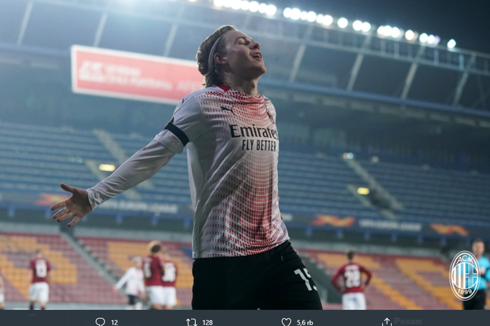 Winger Muda AC Milan, Jens Petter Hauge, mengukir rekor langka usai mencetak gol kemenangan timnya atas Sparta Praha di Liga Europa 2020-2021, Jumat (11/12/2020) dini hari WIB.