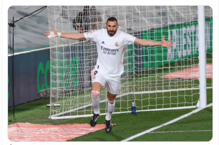 Striker Real Madrid, Karim Benzema, merayakan gol yang ia cetak ke gawang Athletic Bilbao dalam laga pekan ke-19 Liga Spanyol 2020-2021, Rabu (16/12/2020) dini hari WIB.