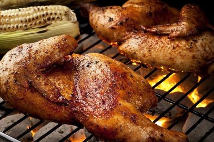Berikut Resep Ayam Panggang Juicy, Empuk Di Dalam Garing ...