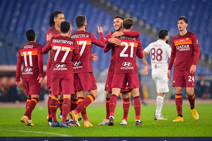 Para pemain AS Roma merayakan gol ketiga yang dicetak Lorenzo Pellegrini ke gawang Torino pada laga pekan ke-12 di Stadion Olimpico, Kamis (17/12/2020) waktu setempat atau Jumat dini hari WIB.