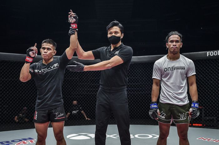 Petarung ONE Championship asal Indonesia, Eko Roni Saputra.