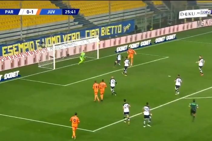 Megabintang Juventus, Cristiano Ronaldo, masuk sejarah berkat gol sundulan ajaib saat I Bianconeri membuat Parma menjadi debu di Liga Italia.