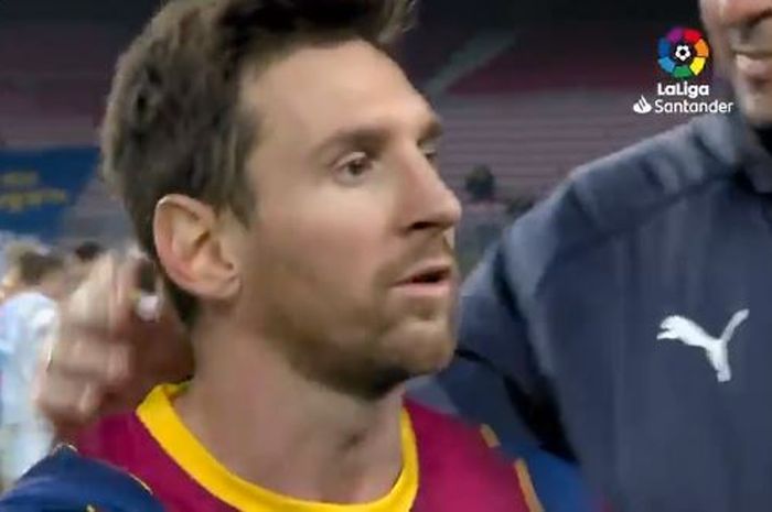 Ekspresi megabintang Barcelona, Lionel Messi, seusai laga Liga Spanyol kontra Valencia di Stadion Camp Nou, Sabtu (19/12/2020).