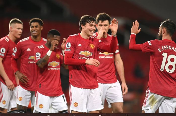 Manchester United dinilai belum pantas untuk menjadi juara Liga Inggris, meskipun membantai Leeds United dan menembus tiga besar.