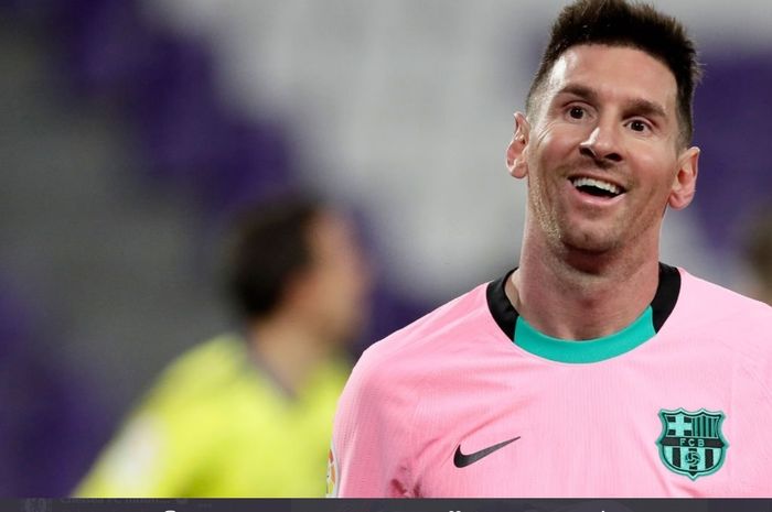 Lionel Messi resmi pecahkan rekor abadi milik legenda Brasil, Pele, usai cetak gol ke gawang Real Valladolid dalam kemenangan 3-0 Barcelona dalam lanjutan laga pekan ke-15.