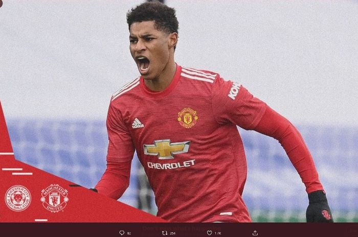 Striker Manchester United, Marcus Rashford, melakukan selebrasi seusai menjebol gawang Leicester City dalam pertandingan Sabtu (26/12/2020).