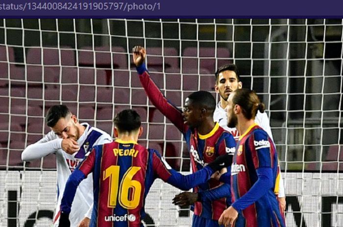 Barcelona menjadi tim dengan kesalahan paling banyak dan penalti yang tidak menguntungkan ketika mereka diselamatkan dari kekalahan melawan Eber oleh gol orang jahat.