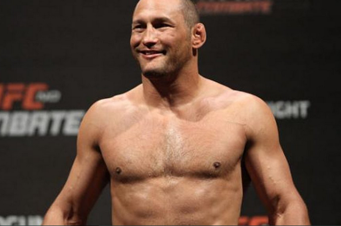 Legenda UFC, Dan Henderson saat masih aktif bertarung.