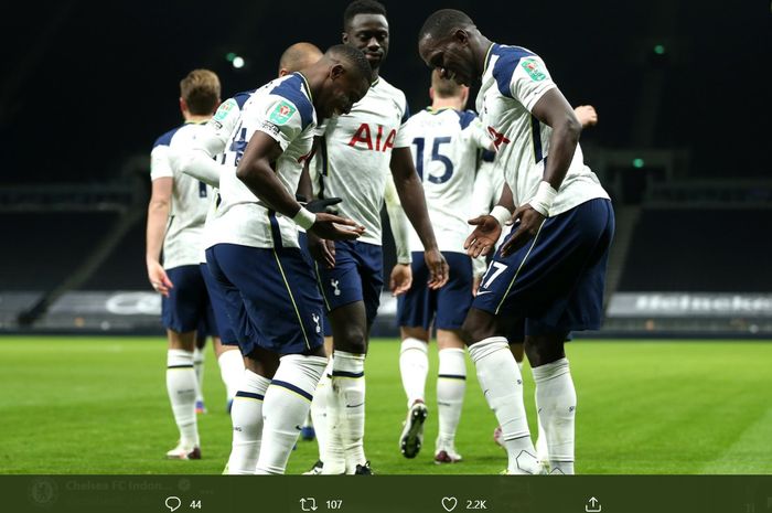 Tottenham Hotspur selangkah lagi akan mengulangi catatan emas mereka 13 tahun yang lalu usai berhasil menghajar Brentford di semifinal Piala Liga Inggris