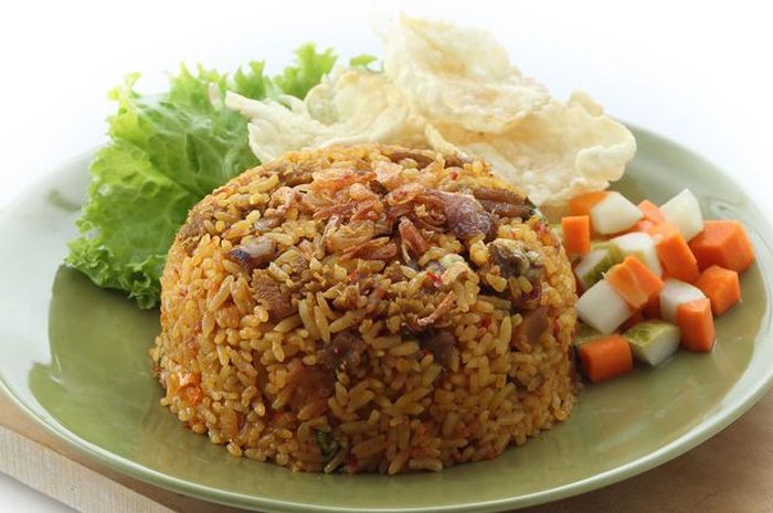 Nyesel Baru Tahu Sekarang, Makan Nasi Goreng dengan Acar dan Timun