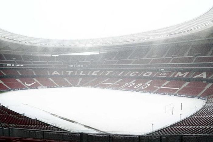 Pertandingan Atletico Madrid vs Athletic Bilbao ditunda karena badai salju.