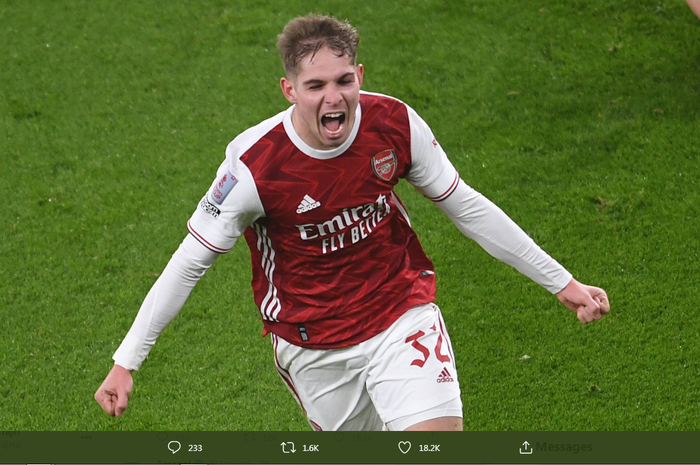 Gelandang Arsenal, Emile Smith Rowe, merayakan golnya ke gawang Newcastle United dalam ajang Piala FA.