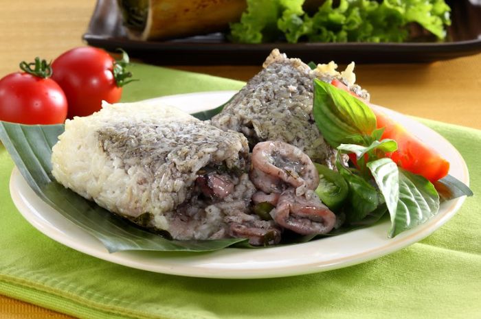 Nasi Bakar Cumi Hitam