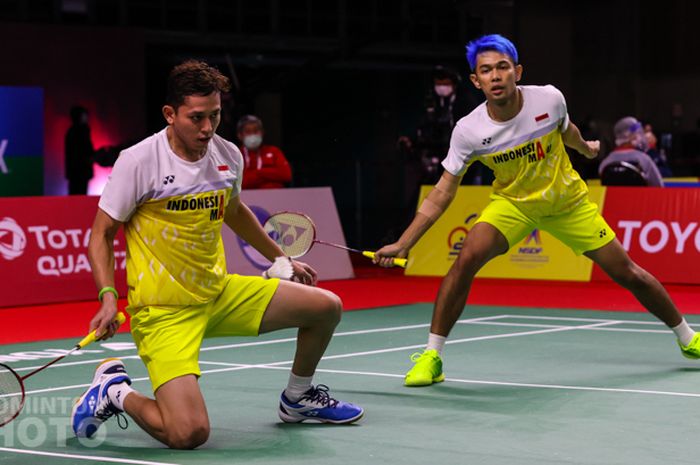 Pasangan ganda putra Indonesia, Fajar Alfian/Muhammad Rian Ardianto, saat menjalani laga babak kesatu Thailand Open I 2021 di Impact Arena, Bangkok, Thailand, Selasa (12/1/2021).