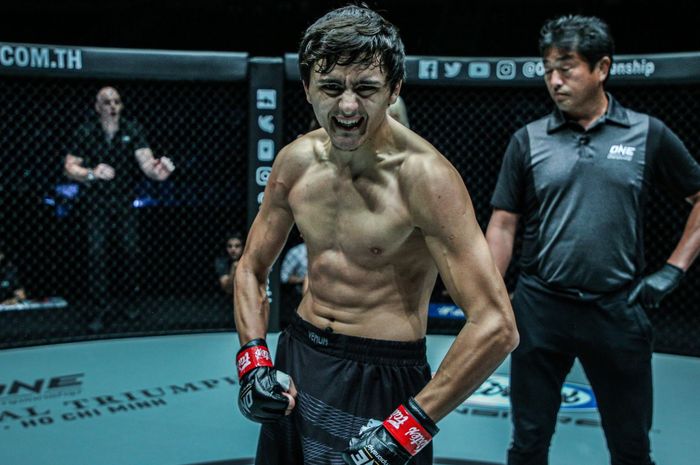 Petarung ONE Championship, Alaverdi Ramazanov.