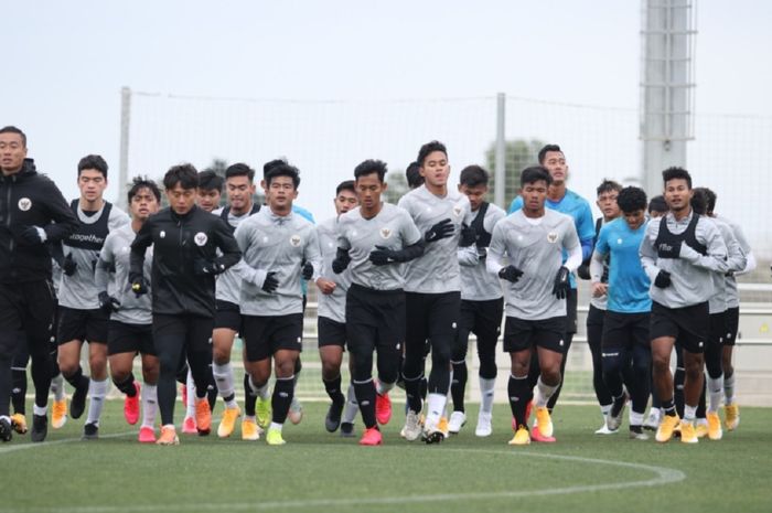 Para pemain Timnas U-19 Indonesia berlatih dalam TC di Spanyol.