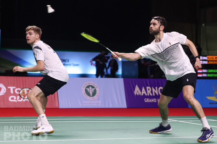 Pasangan ganda putra Inggris, Marcus Ellis/Chris Langridge, saat tampil pada perempat final Thailand Open I 2021, Jumat (15/1/2021).