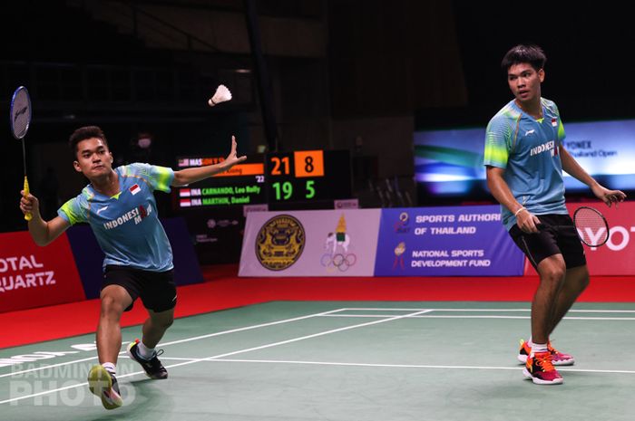 Pasangan ganda putra Indonesia, Leo Rolly Carnando/Daniel Marthin, pada babak semifinal Thailand Open I 2021 di Impact Arena, Bangkok, Sabtu (16/1/2021).