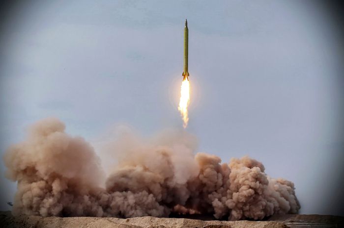 Menjelang Penobatan Presiden Joe Biden, Militer Iran Uji Rudal Balistik
