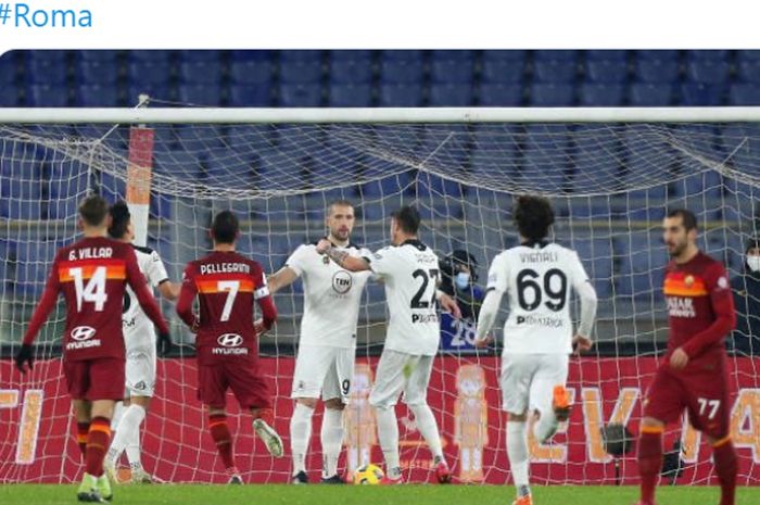 AS Roma gagal melaju ke perempat final Coppa Italia usai kebobolan 2 gol dalam 15 menit pertama dan main dengan 9 orang saat berhadapan dengan Spezia. 