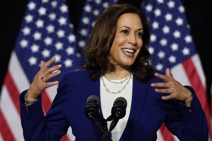 Saat Pelantikan Nanti, Apakah Kamala Harris Mengenakan Kain Sari