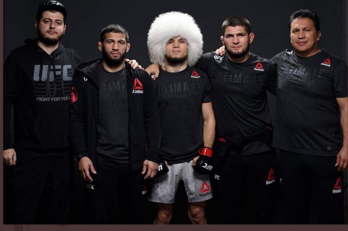 Umar Nurmagomedov, didampingi Khabib Nurmagomedov dalam lakoni debut di UFC, Rabu (20/1/2021) di Abu Dhabi.