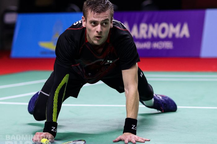 Tunggal putra Denmark, Hans-Kristian Solberg Vittinghus pada babak perempat final Thailand Open II 2021