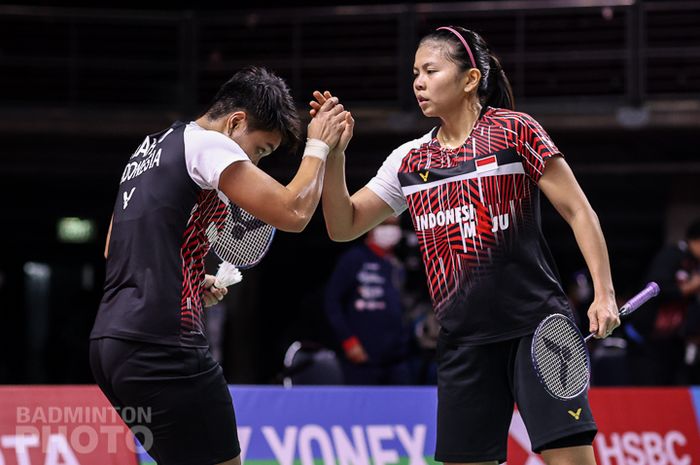 Greysia Polii/Apriyani Rahayu saat tampil di perempat final Toyota Thailand Open 2021, di Impact Arena, Bangkok, Thailand, Jumat (22/1/2021).