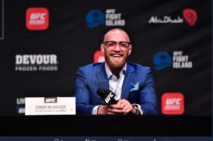 Conor McGregor saat menghadiri  konferensi pers pra-event UFC 257 di Abu Dhabi, UEA, Kamis (21/1/2021).