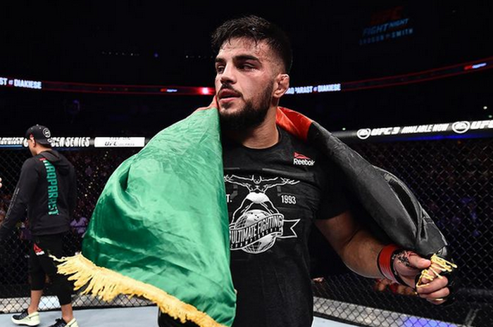 Petarung Muslim UFC berdarah Afghanistan, Nasrat Haqparast.