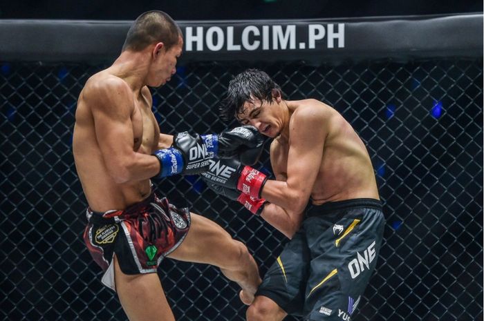 Capitan Petchyndee Academy mengalahkan Alaverdi Ramazanov di ONE Championship: Unbreakable, Jumat (22/1/2021) di Singapura.