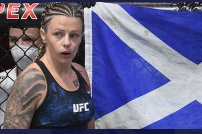 Joanne Calderwood, mengalahkan Jessica Eye di UFC 257, Minggu (24/1/2021) WIB di Abu Dhabi.