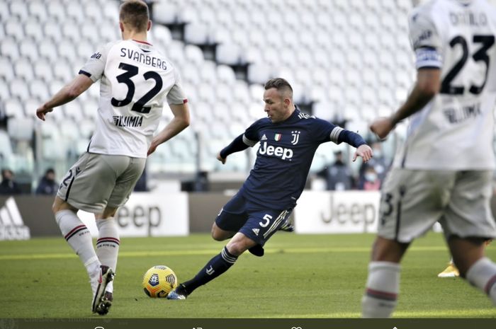 Juventus unggul 1-0 atas Bologna di babak pertama berkat sepakan jarak jauh Arthur Melo pada laga pekan ke-19 Liga Italia 2020-2021.
