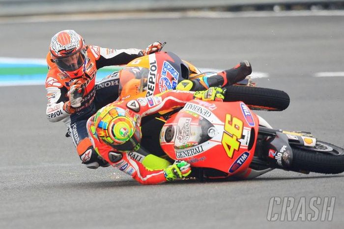 Mantan Rekan Setim Bocorkan Fakta Mengejutkan, Valentino Rossi Ternyata Nyaris Pensiun 9 Tahun Lalu thumbnail