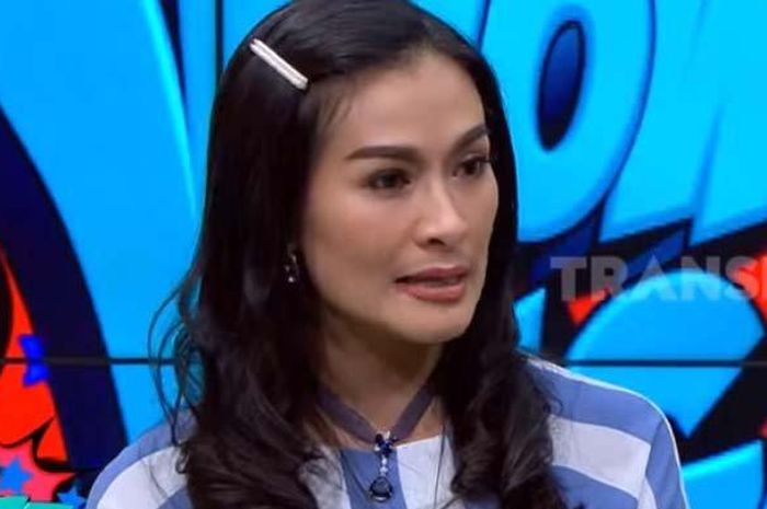 Iis Dahlia terkenal galak