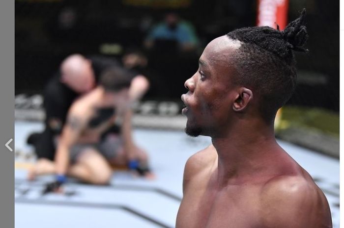 Odo Osbourne meraih kemenangan pertama di UFC atas Jerome Rivera di laga UFC Vegas 18 Minggu (07/02/2021) pagi WIB di UFC APEX