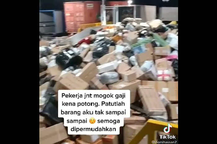 J T Express Buka Suara Soal Video Viral Paket Yang Numpuk Akibat Mogok Karyawan Semua Halaman Hai
