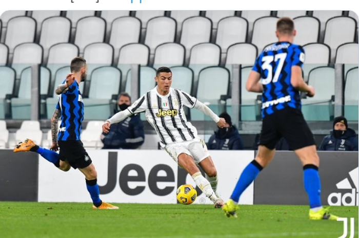 Cristiano Ronaldo beraksi dalam laga semfinal Coppa Italia Juventus vs Inter Milan di Allianz Stadium Turin, 9 Februari 2021.