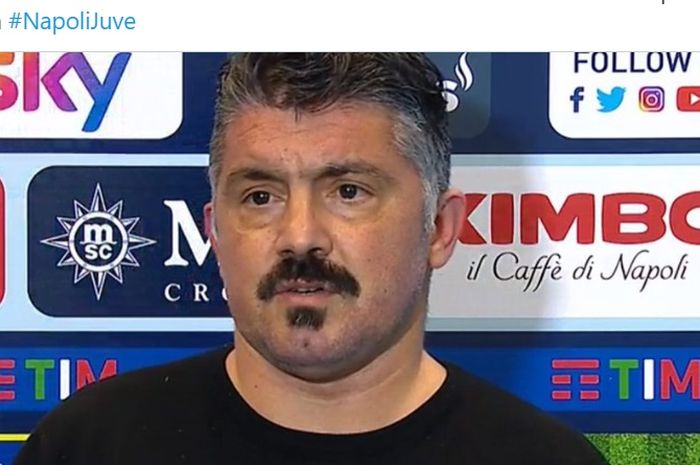 Pelatih Napoli, Gennaro Gattuso, dengan wajah barunya dalam laga melawan Juventus, Sabtu (13/2/2021).