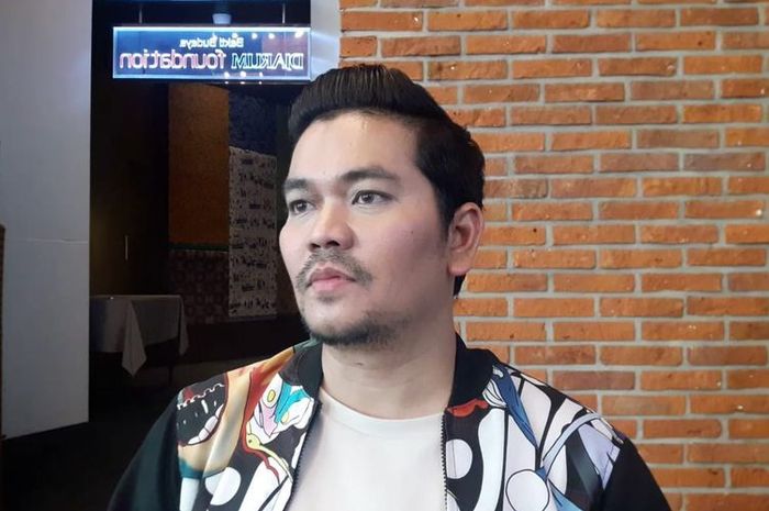 Sempat Dikenal Sebagai Presenter Papan Atas, Indra Bekti Mendadak