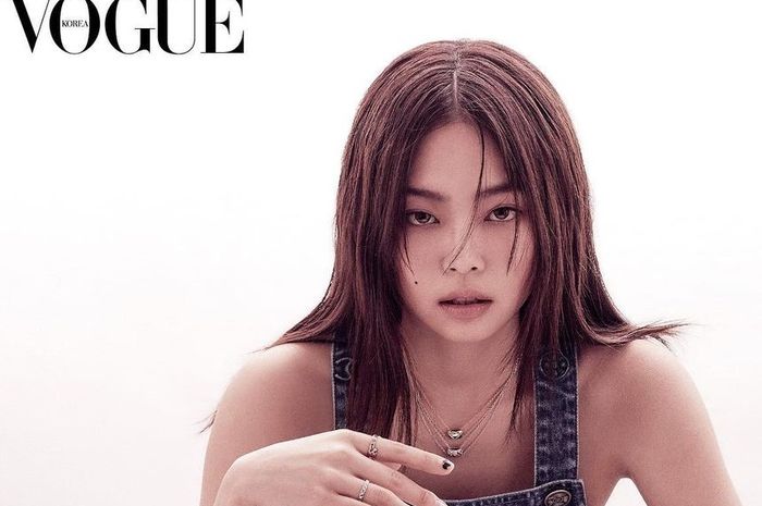 Jennie BLACKPINK jadi model sekaligus editor fashion di edisi terbaru Majalah Vogue