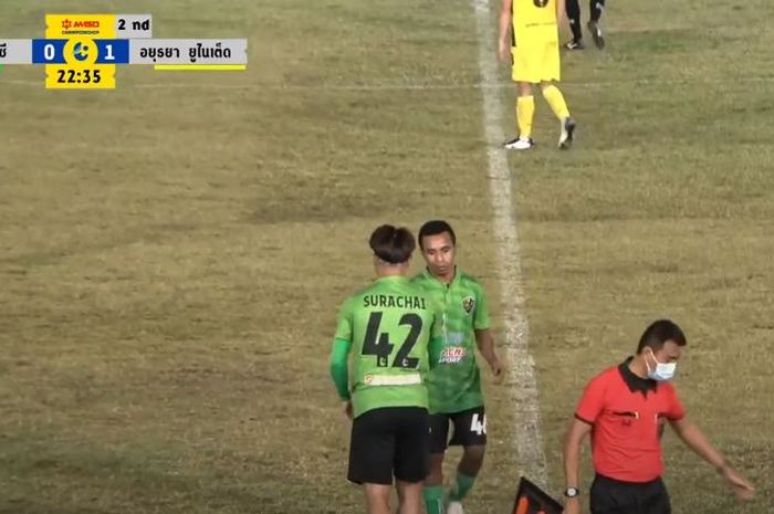 Todd Rivaldo Ferre mencatatkan 67 menit bermain saat Lampang FC ditahan imbang Ayutthaya United di Lampang Province Stadium dalam laga pekan ke-23 Thai League 2, Minggu (21/2/2021). 
